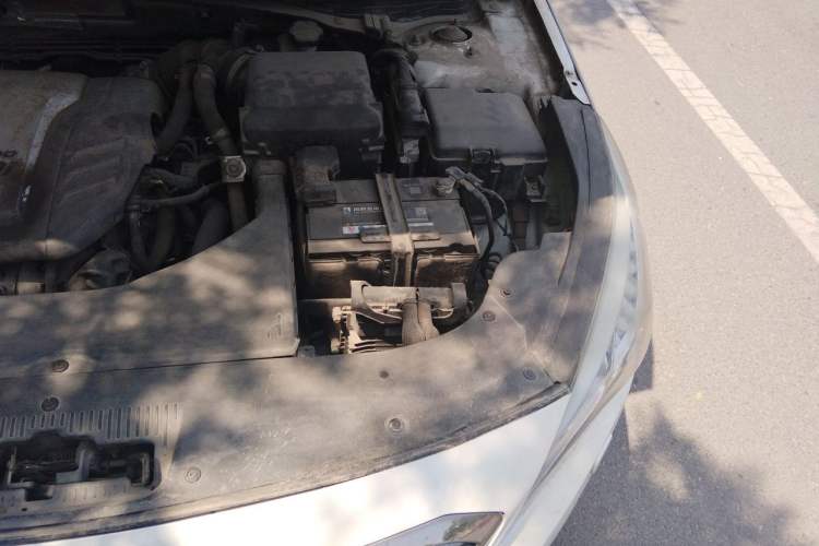 Used Hyundai Sonata 2015 1.6T DLX Prestige Model Engine Bay Left