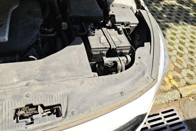 Used Hyundai Sonata 2015 1.6T GLX Advanced Model Engine Bay Left