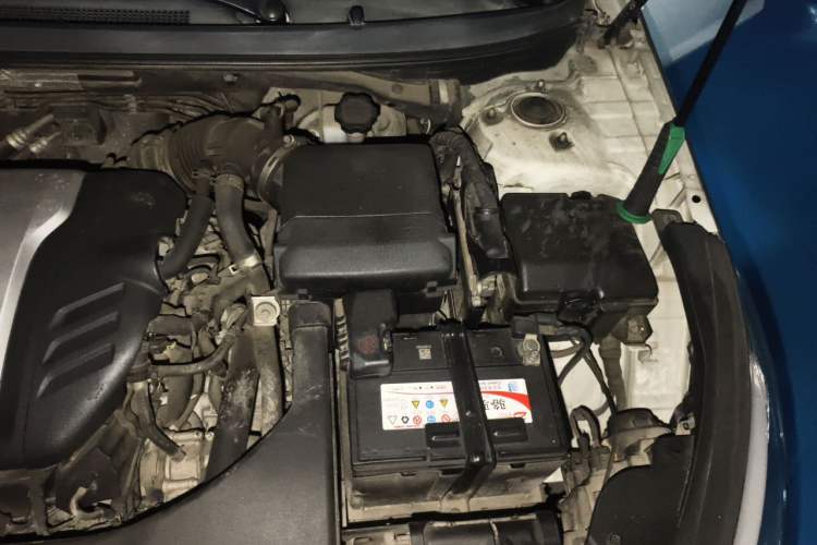 Used Hyundai Sonata 2015 1.6T DLX Prestige Model Engine Bay Left
