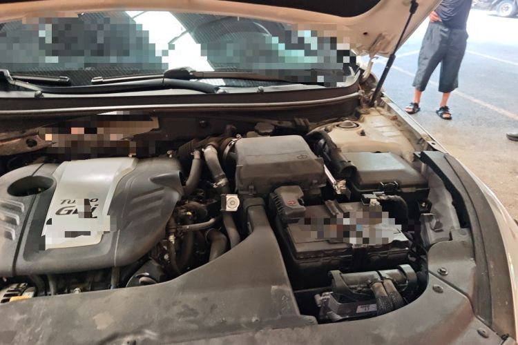 Used Hyundai Sonata 2015 1.6T DLX Prestige Model Engine Bay Left