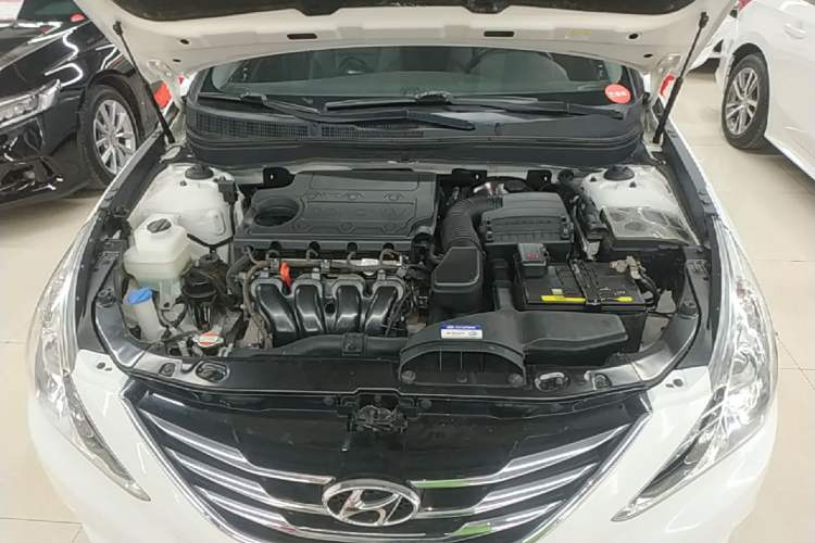 Used Hyundai Sonata 2015 Classic 2.4L Automatic Leading Edition China IV Standard Engine Bay