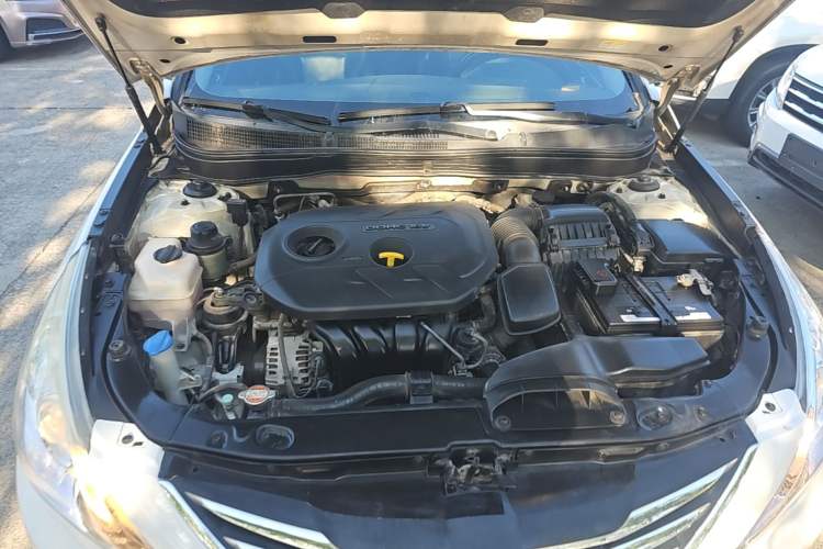Used Hyundai Sonata 2015 Classic 2.0L Automatic Luxury Edition Engine Bay