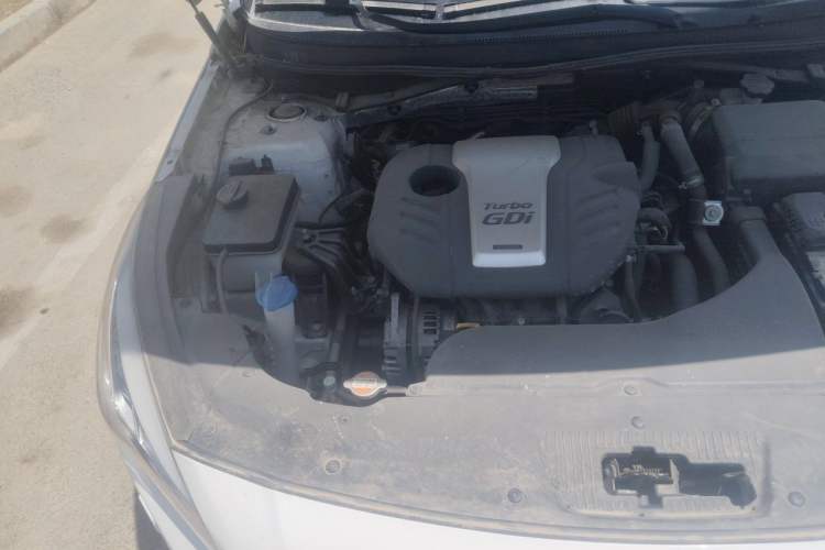 Used Hyundai Sonata 2015 1.6T DLX Prestige Model Engine Bay Right