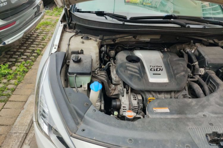 Used Hyundai Sonata 2015 1.6T DLX Prestige Model Engine Bay Right