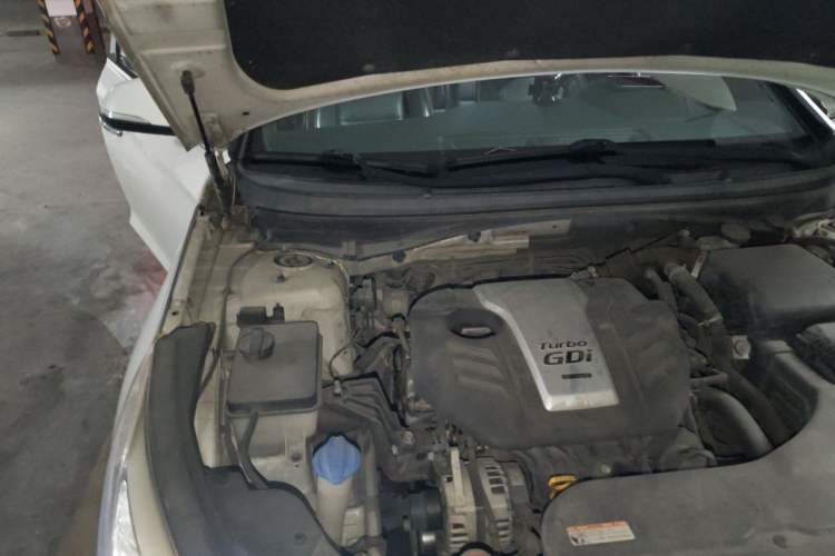 Used Hyundai Sonata 2015 1.6T DLX Prestige Model Engine Bay Right