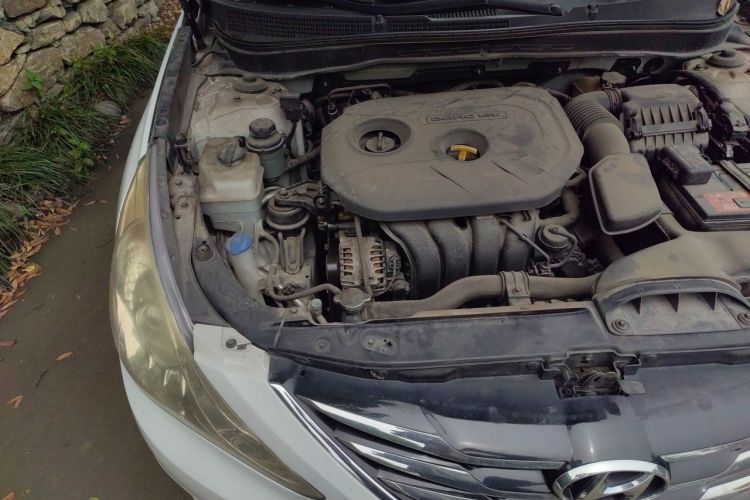 Used Hyundai Sonata 2015 Classic 2.0L Automatic Leading Edition Engine Bay Right