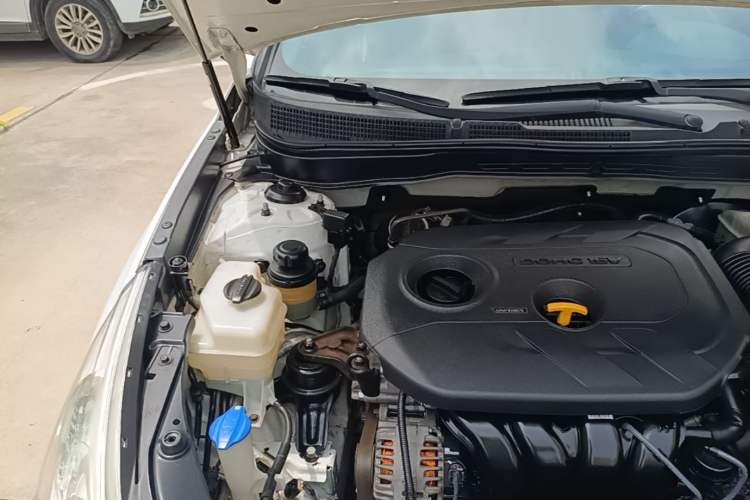 Used Hyundai Sonata 2015 Classic 2.0L Automatic Luxury Edition Engine Bay Right