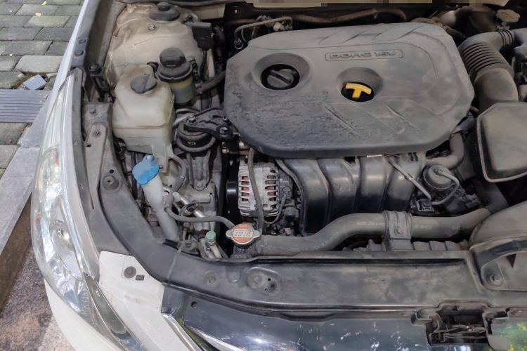 Used Hyundai Sonata 2015 Classic 2.0L Automatic Luxury Edition Engine Bay Right