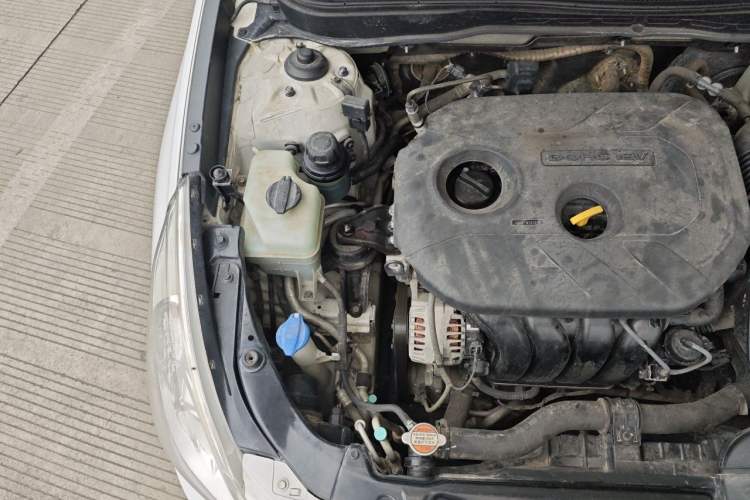 Used Hyundai Sonata 2015 Classic 2.0L Automatic Leading Edition Engine Bay Right