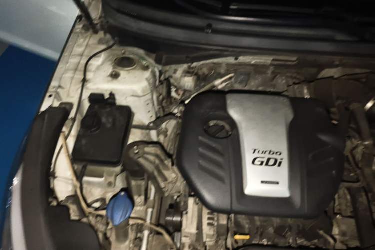 Used Hyundai Sonata 2015 1.6T DLX Prestige Model Engine Bay Right