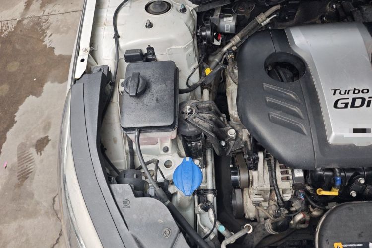 Used Hyundai Sonata 2015 1.6T DLX Prestige Model Engine Bay Right