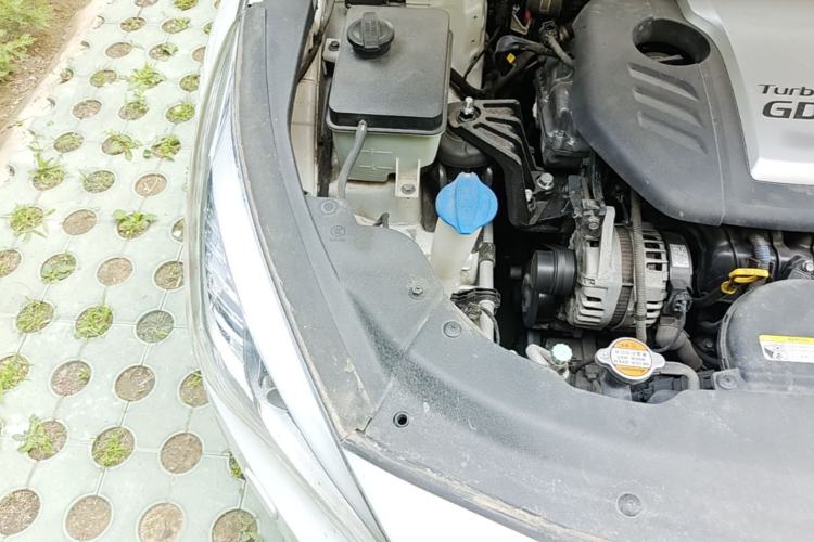 Used Hyundai Sonata 2015 1.6T DLX Prestige Model Engine Bay Right
