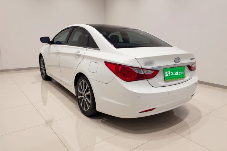 Used Hyundai Sonata 2015 Classic 2.0L Automatic Leading Edition Exterior 2