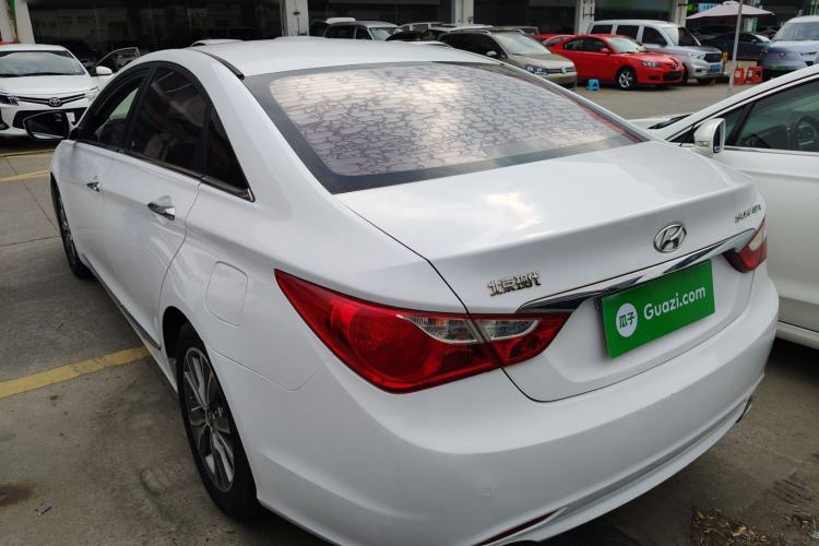 Used Hyundai Sonata 2015 Classic 2.0L Automatic Luxury Edition Exterior 2