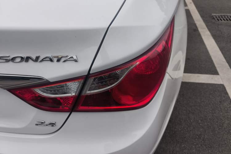 Used Hyundai Sonata 2015 Classic 2.4L Automatic Leading Edition China IV Standard Exterior 3
