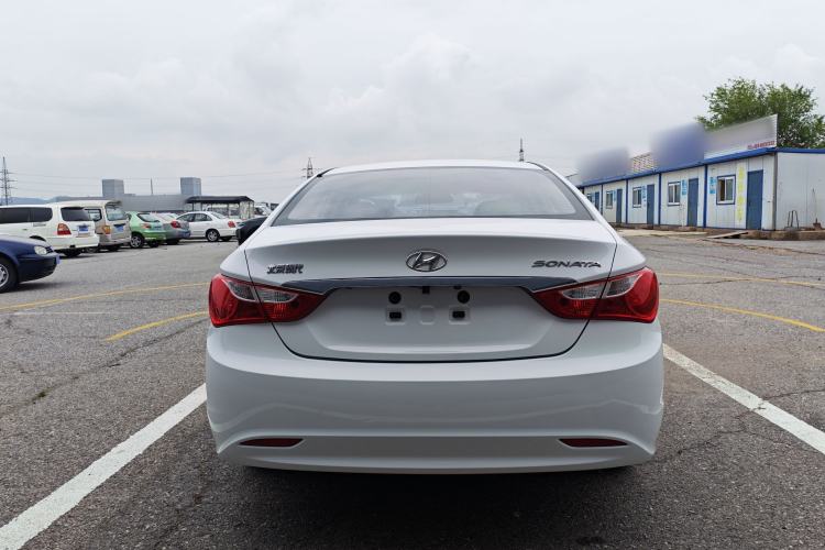 Used Hyundai Sonata 2015 Classic 2.0L Automatic Leading Edition Exterior 4
