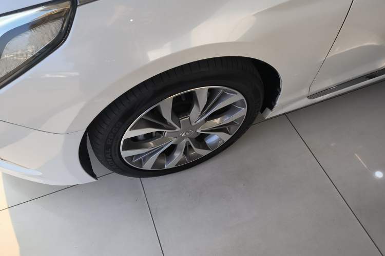 Used Hyundai Sonata 2015 1.6T DLX Prestige Model Exterior 4