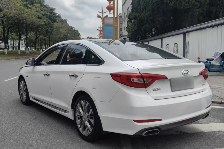 Used Hyundai Sonata 2015 1.6T DLX Prestige Model Exterior 4