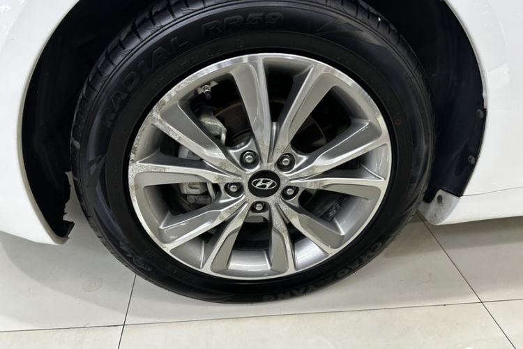 Used Hyundai Sonata 2015 Classic 2.0L Automatic Luxury Edition Exterior 5