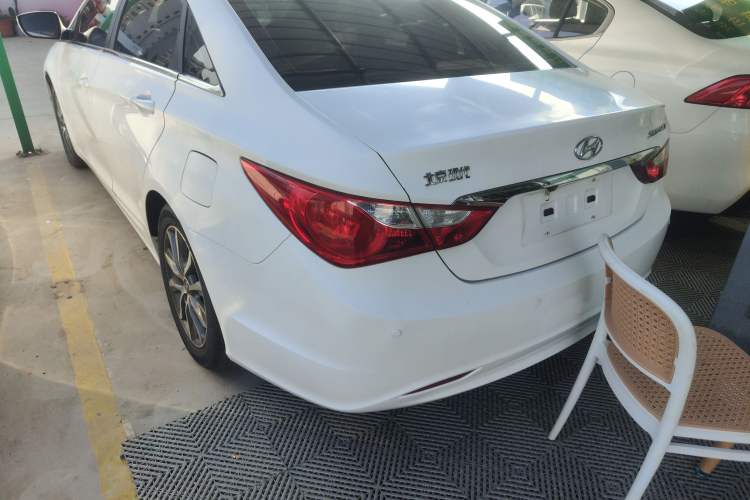 Used Hyundai Sonata 2015 Classic 2.0L Automatic Leading Edition Exterior 5