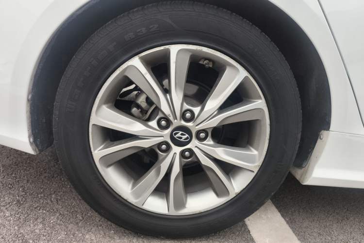 Used Hyundai Sonata 2015 Classic 2.4L Automatic Leading Edition China IV Standard Exterior 5