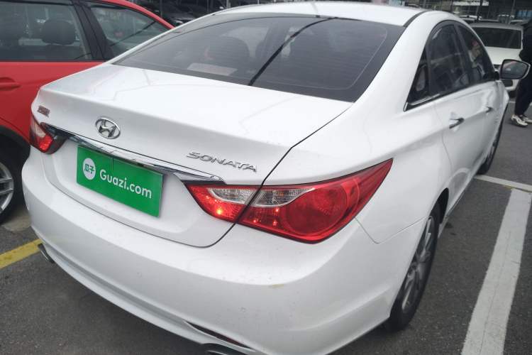 Used Hyundai Sonata 2015 Classic 2.0L Automatic Luxury Edition Exterior 5