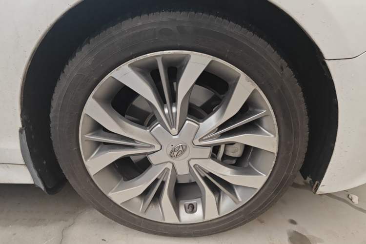 Used Hyundai Sonata 2015 1.6T DLX Prestige Model Exterior 7