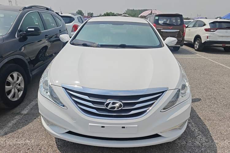 Used Hyundai Sonata 2015 Classic 2.0L Automatic Leading Edition Front