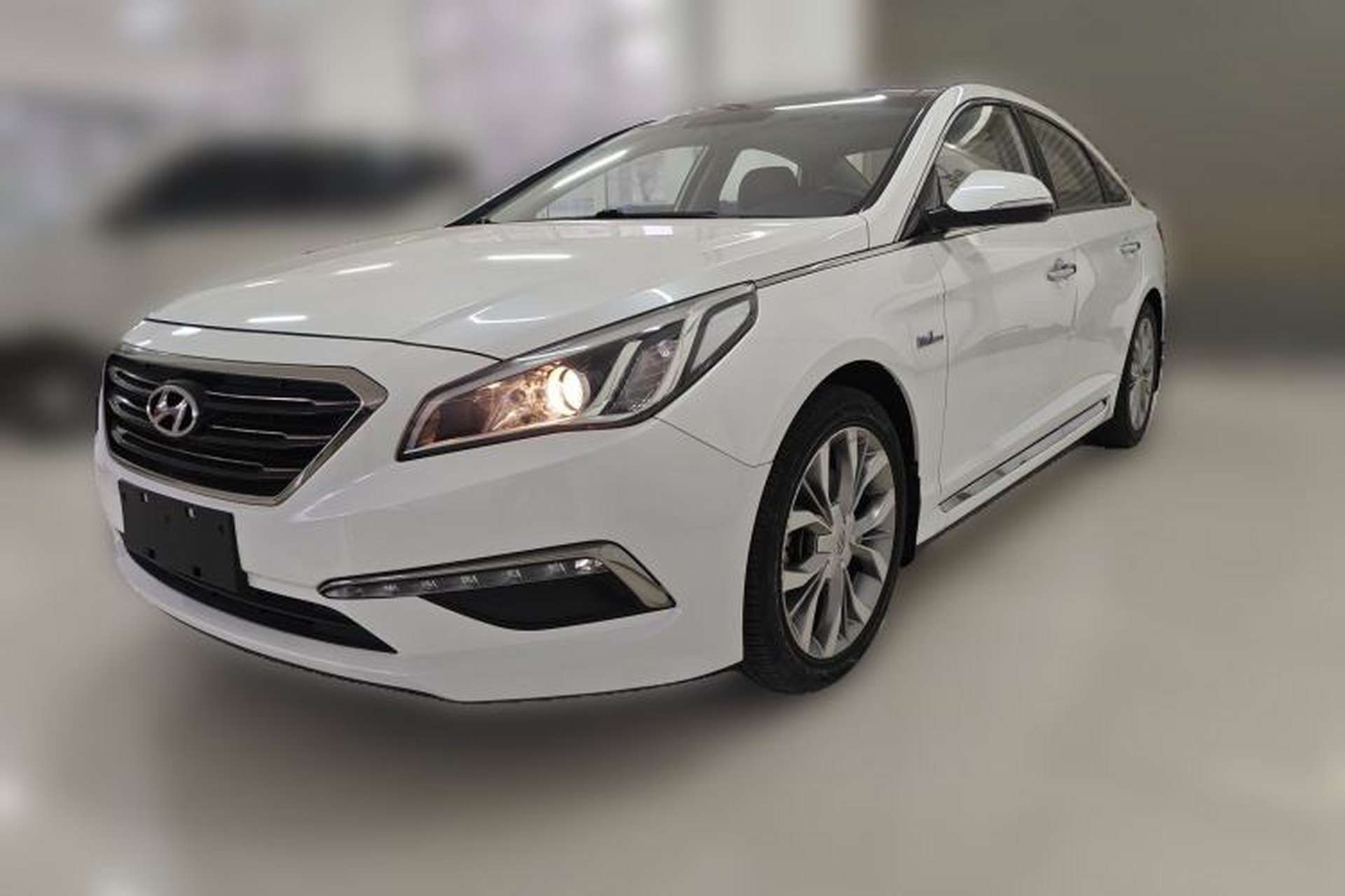 Used Hyundai Sonata 2015 1.6T GLX Advanced Model Front Left 45 Deg