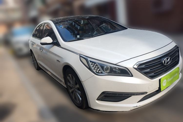 Used Hyundai Sonata 2015 1.6T GLX Advanced Model Front Right 45 Deg