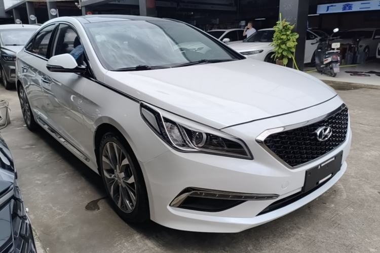 Used Hyundai Sonata 2015 1.6T GLX Advanced Model Front Right 45 Deg