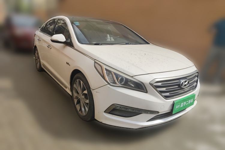 Used Hyundai Sonata 2015 1.6T GLX Advanced Model Front Right 45 Deg
