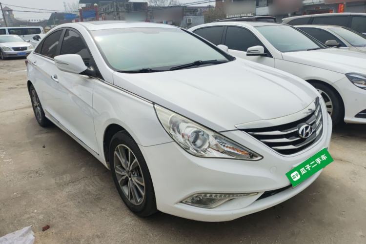 Used Hyundai Sonata 2015 Classic 2.4L Automatic Leading Edition China IV Standard Front Right 45 Deg