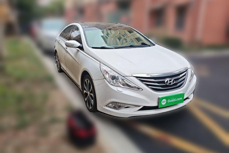 Used Hyundai Sonata 2015 Classic 2.4L Automatic Luxury Version China V Standard Front Right 45 Deg