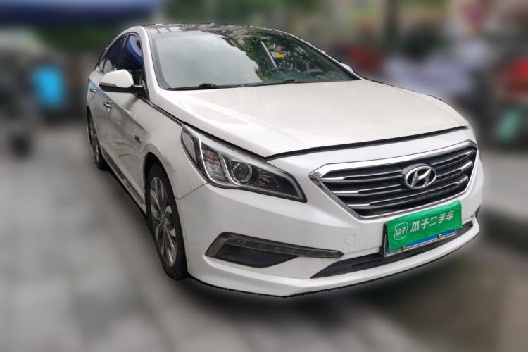 Used Hyundai Sonata 2015 1.6T GLX Advanced Model Front Right 45 Deg