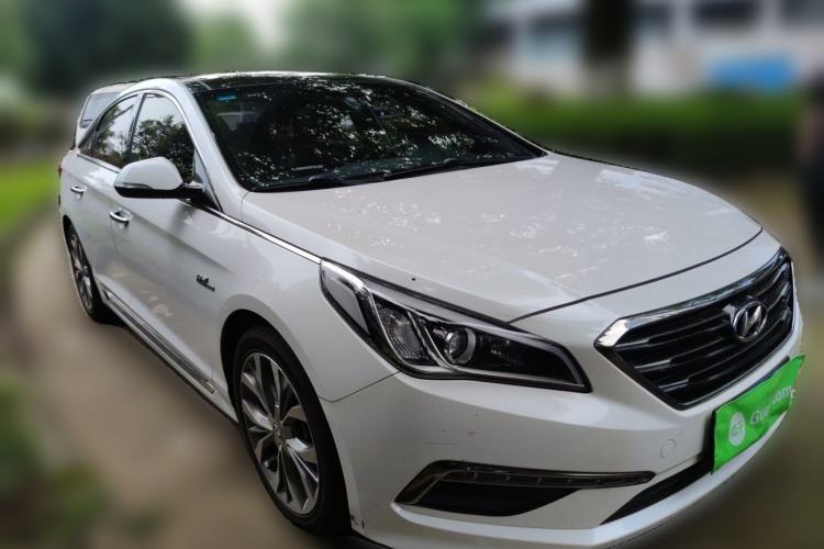 Used Hyundai Sonata 2015 1.6T GLX Advanced Model Front Right 45 Deg