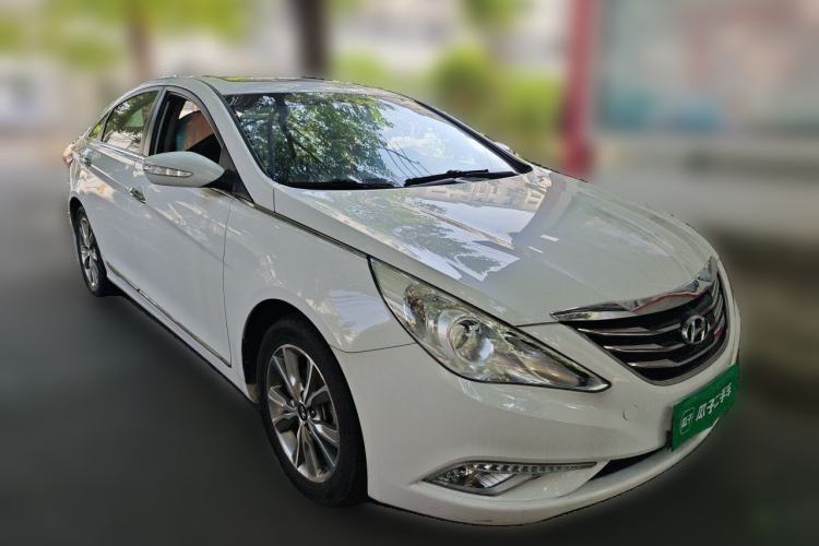 Used Hyundai Sonata 2015 Classic 2.4L Automatic Leading Edition China V Standard Front Right 45 Deg