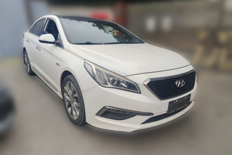 Used Hyundai Sonata 2015 1.6T GLX Advanced Model Front Right 45 Deg