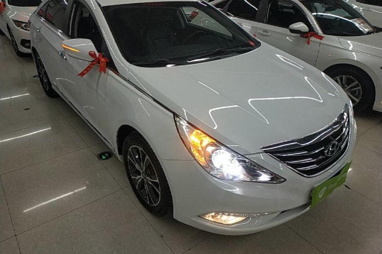 Used Hyundai Sonata 2015 Classic 2.4L Automatic Leading Edition China IV Standard Front Right 45 Deg