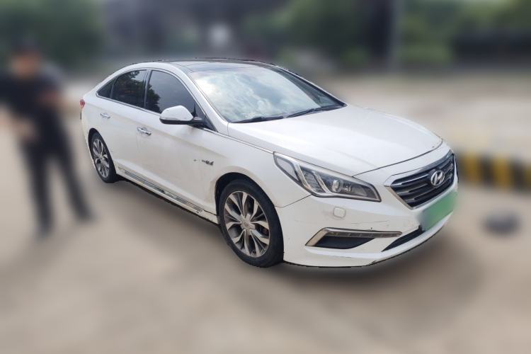 Used Hyundai Sonata 2015 1.6T DLX Prestige Model Front Right 45 Deg