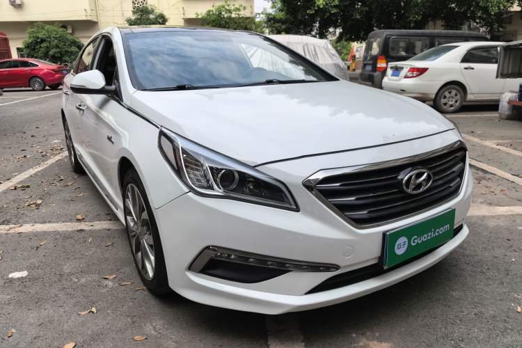 Used Hyundai Sonata 2015 1.6T GLX Advanced Model Front Right 45 Deg