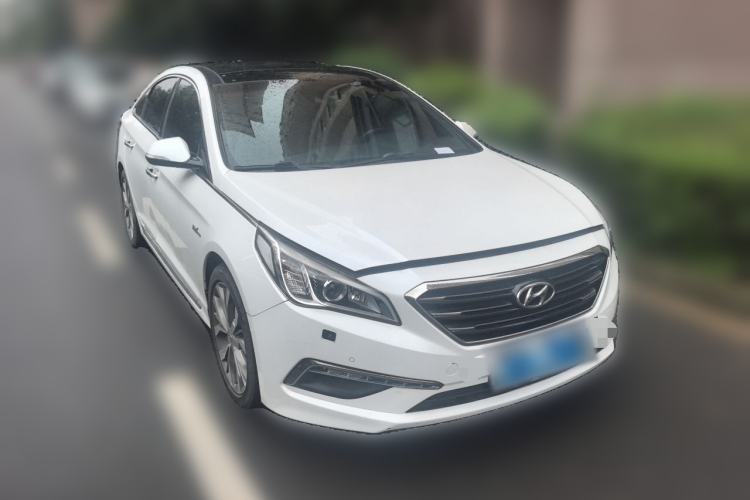 Used Hyundai Sonata 2015 1.6T DLX Prestige Model Front Right 45 Deg