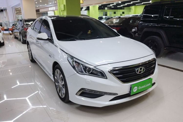 Used Hyundai Sonata 2015 1.6T DLX Prestige Model Front Right 45 Deg