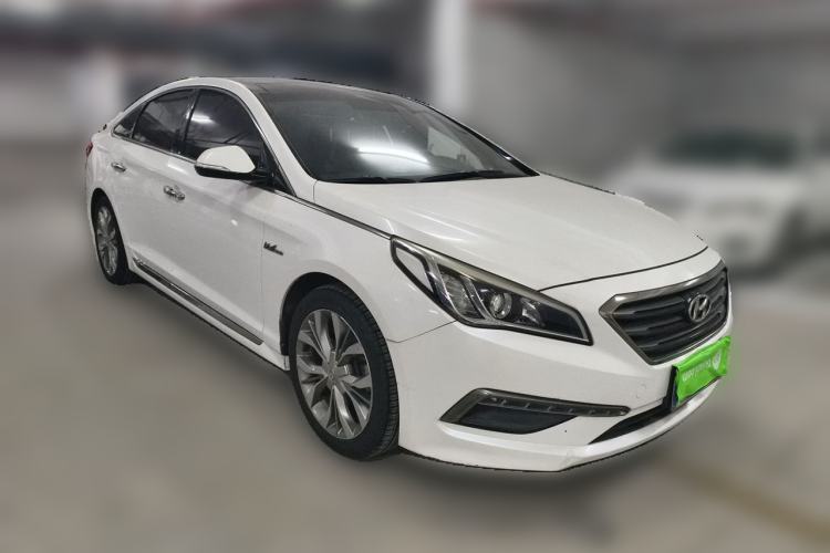 Used Hyundai Sonata 2015 1.6T GLX Advanced Model Front Right 45 Deg