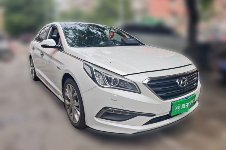 Used Hyundai Sonata 2015 1.6T DLX Prestige Model Front Right 45 Deg