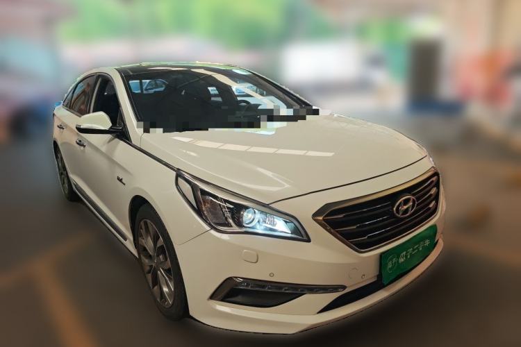 Used Hyundai Sonata 2015 1.6T DLX Prestige Model Front Right 45 Deg