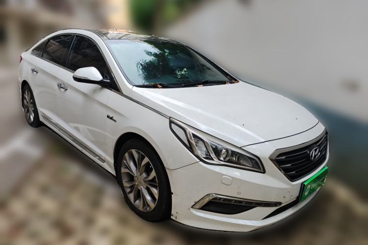 Used Hyundai Sonata 2015 1.6T DLX Prestige Model Front Right 45 Deg