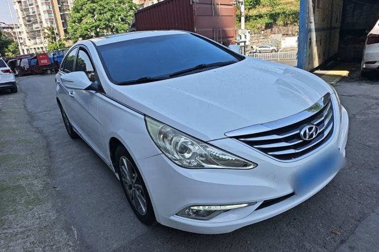 Used Hyundai Sonata 2015 Classic 2.4L Automatic Leading Edition China V Standard Front Right 45 Deg