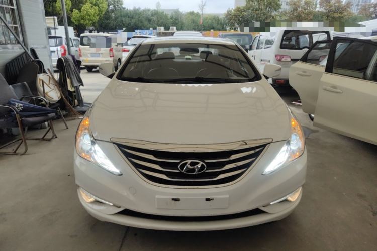 Used Hyundai Sonata 2015 Classic 2.0L Automatic Luxury Edition Front