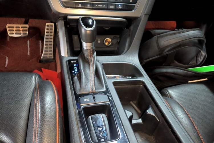 Used Hyundai Sonata 2015 1.6T GLS Smart Model Gear Lever
